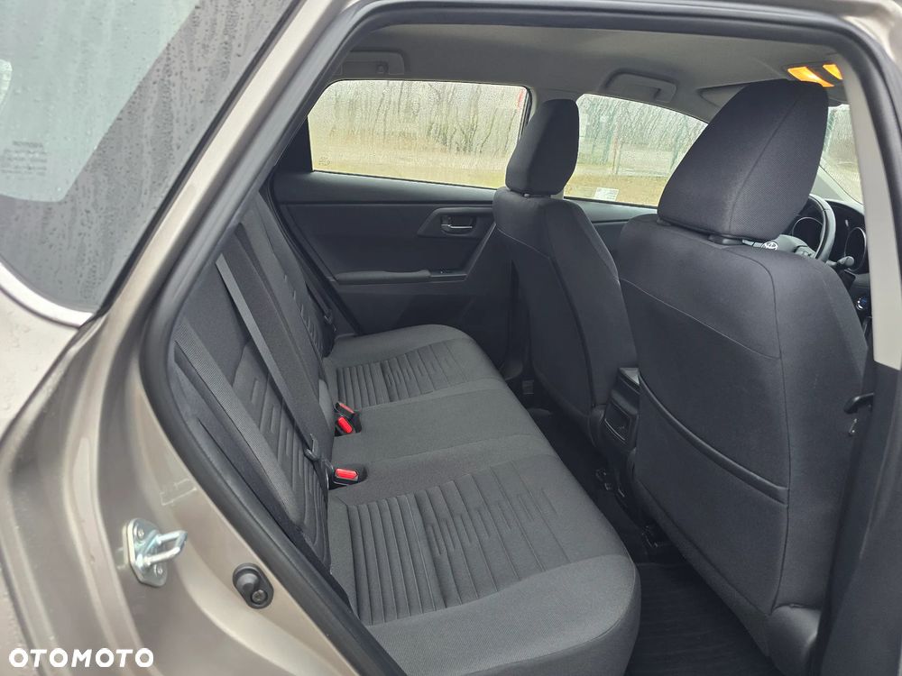 Toyota Auris - 13