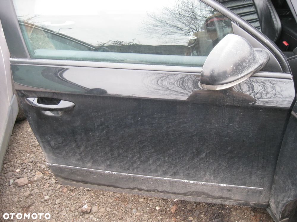 VW Passat B6 drzwi kolor LC9X - 2