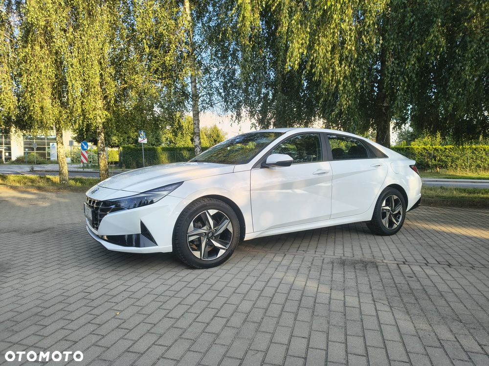 Hyundai Elantra 1.6 Executive CVT - 4