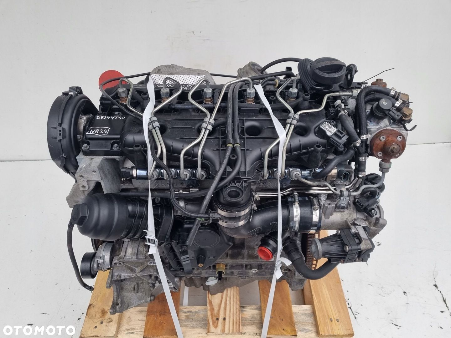 SILNIK KOMPLET Volvo V60 S60 II 2.4 D4 181KM BI TURBO pali 139tyś D5244T12 - 1