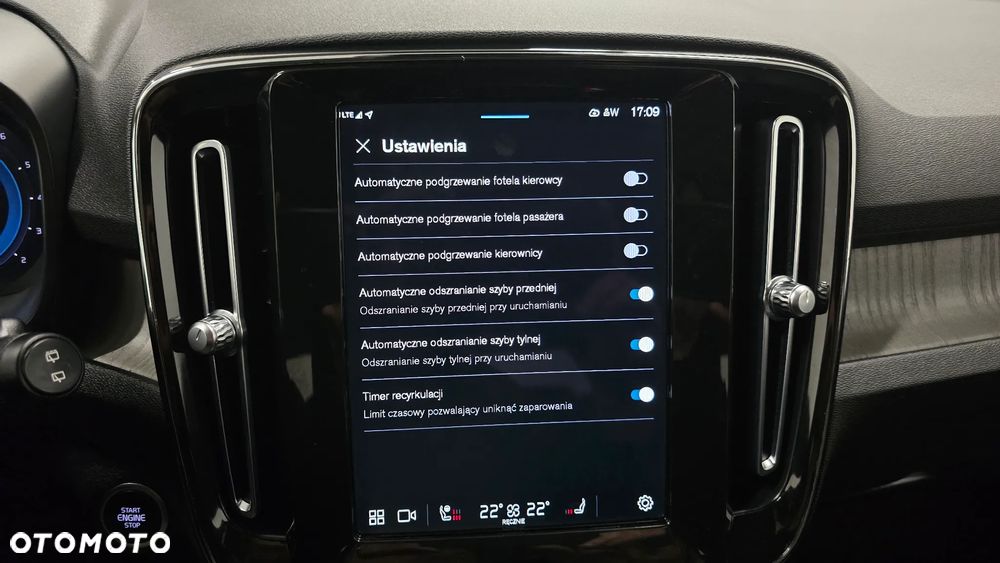 Volvo XC 40 B4 B DKG Plus Black Edition - 27