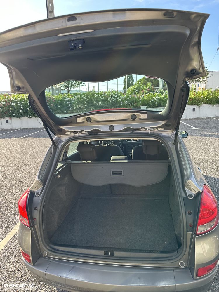 Renault Clio Sport Tourer - 10