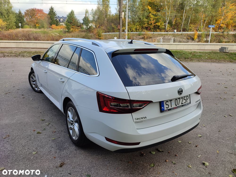 Skoda Superb 2.0 TDI L&K DSG - 8