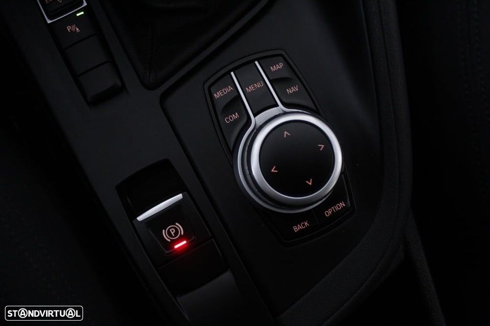 BMW X1 16 d sDrive Advantage Auto - 32