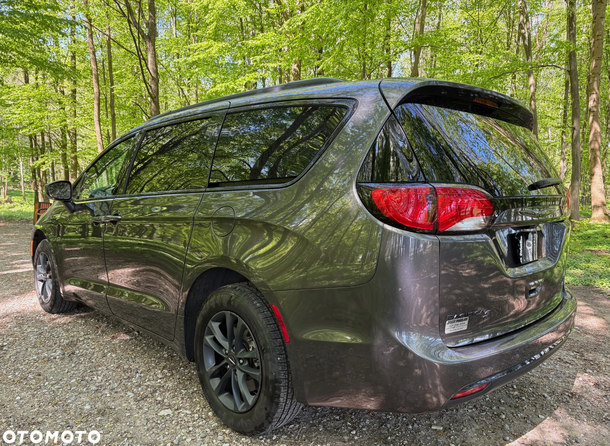 Chrysler Pacifica - 7