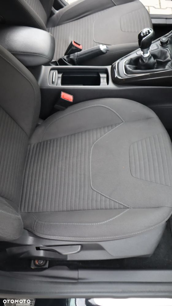 Ford Focus 1.0 EcoBoost Titanium - 37