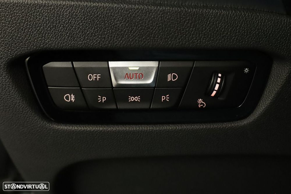 BMW 330 e Touring Pack M Auto - 17