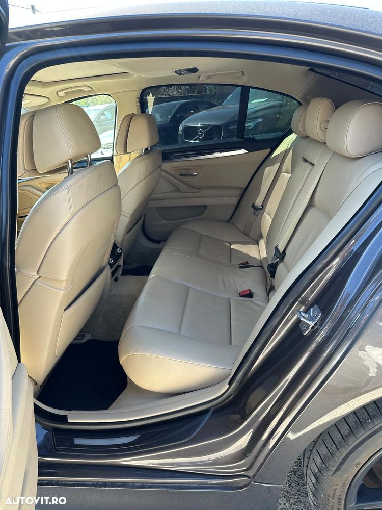 BMW Seria 5 520d Sport-Aut. - 7
