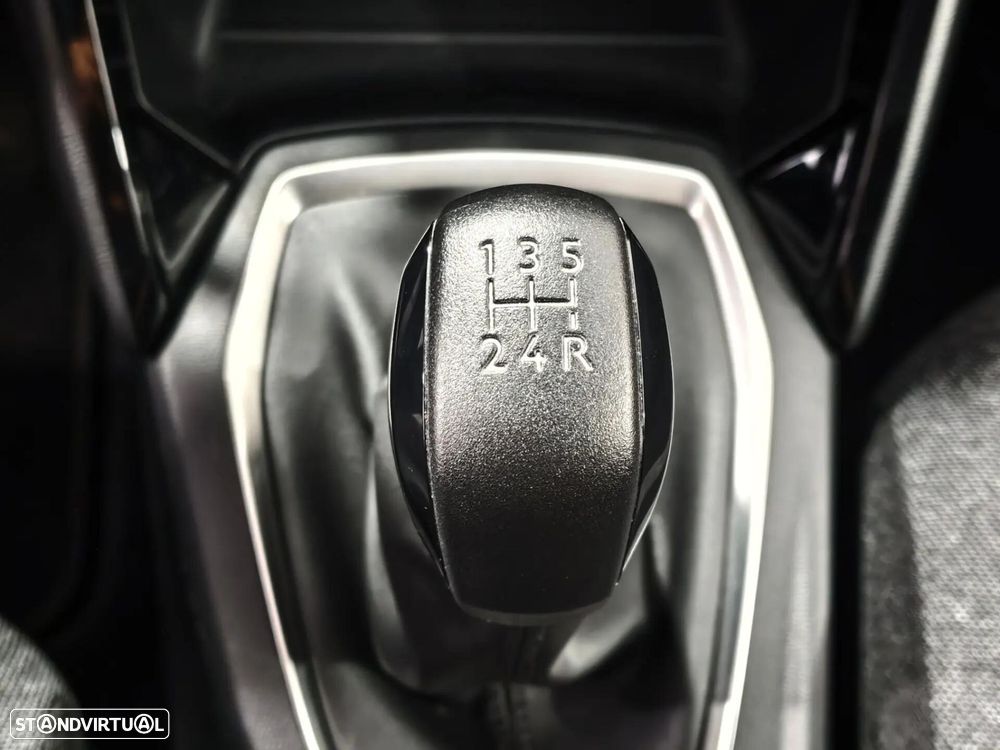 Peugeot 208 1.2 PureTech Active - 12