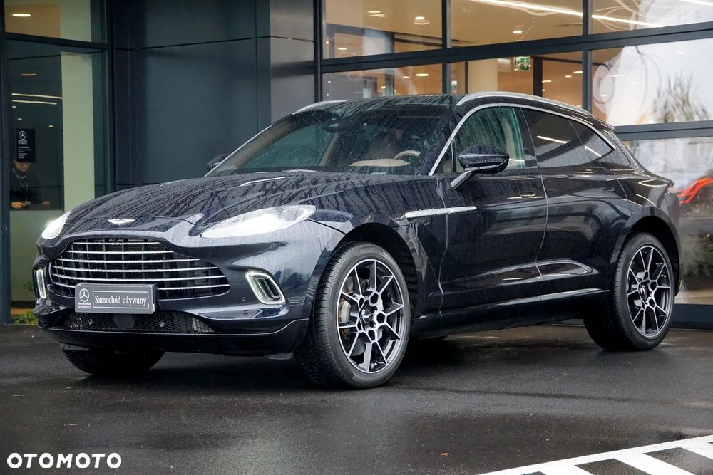 Aston Martin DBX - 3