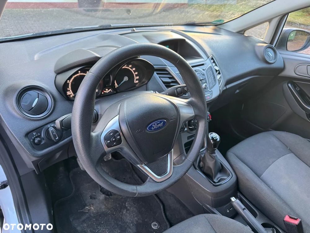 Ford Fiesta - 10
