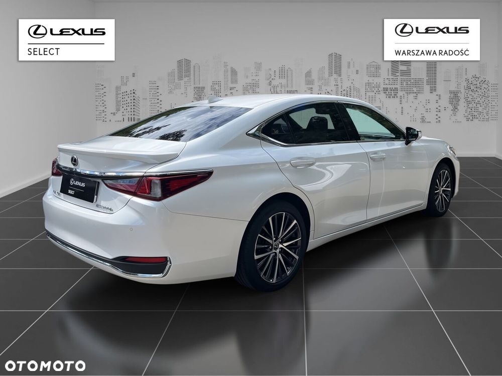 Lexus ES 300h Business Edition - 3