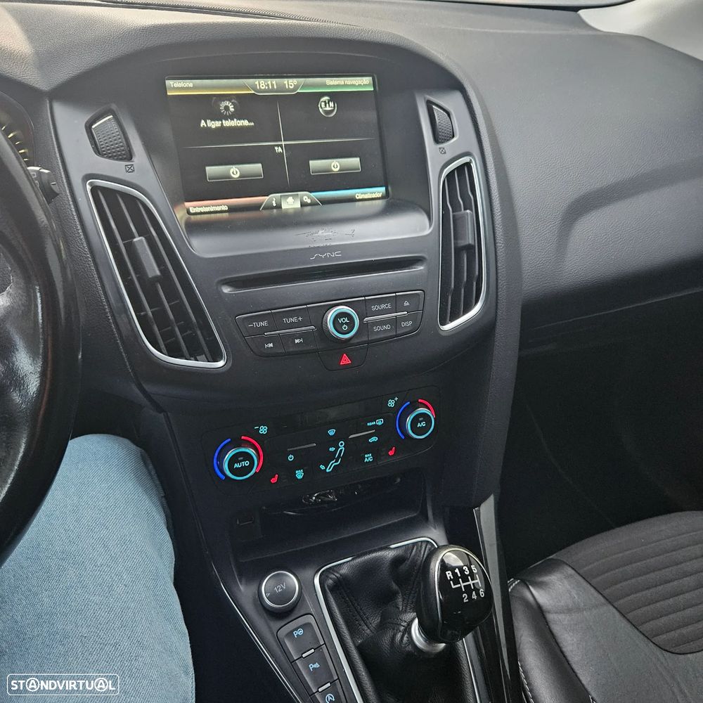 Ford Focus SW 1.0 EcoBoost S&S TITANIUM - 4
