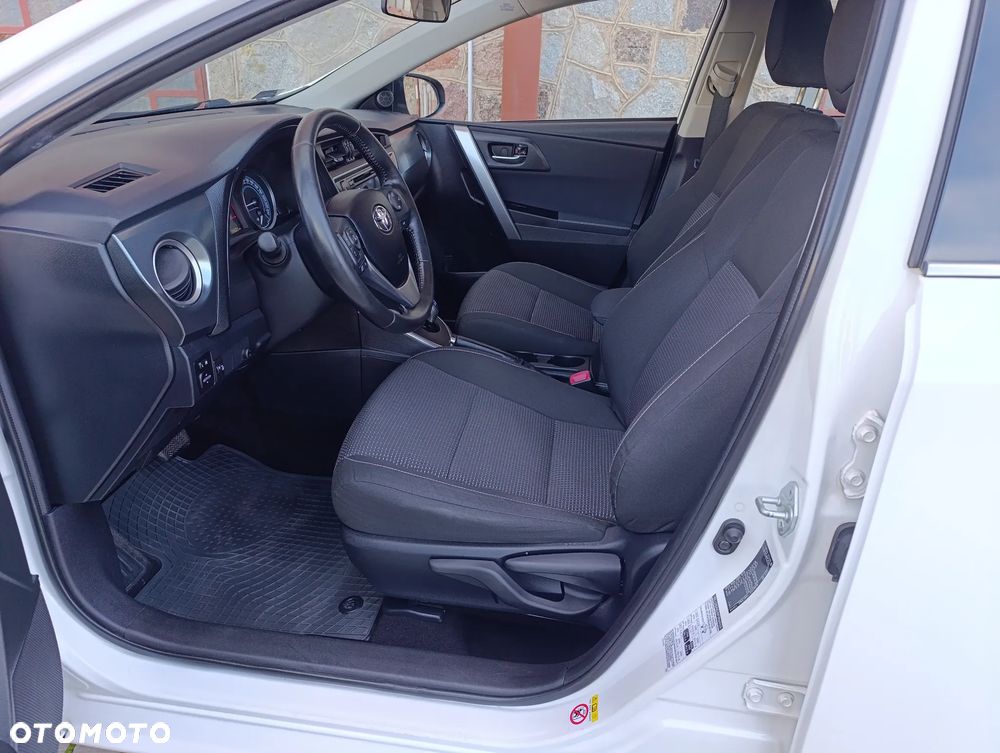 Toyota Auris - 19