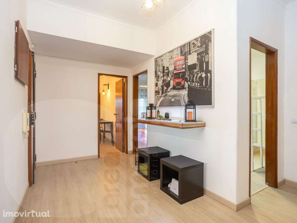 Apartamento T3 Renovado com Elevador, áreas generosa, no Centro de ... - Grande imagem: 5/17