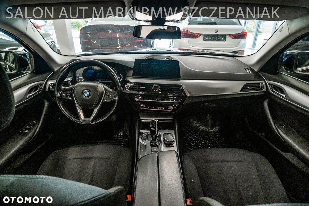 BMW Seria 5 520d xDrive - 25