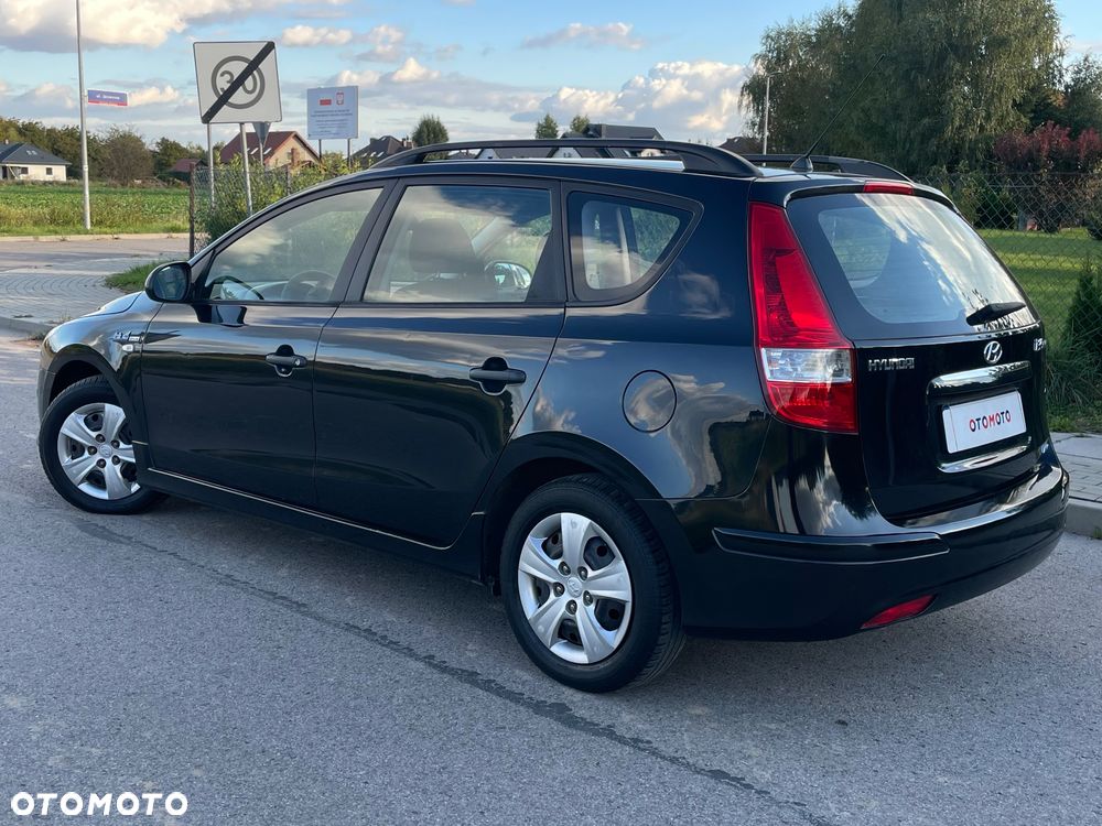 Hyundai i30 i30cw 1.6 CRDi blue Classic - 4