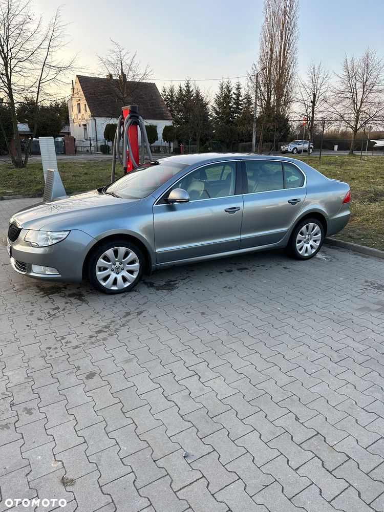 Skoda Superb 2.0 TDI DSG Ambition - 25