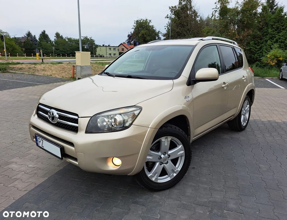 Toyota RAV4 - 1