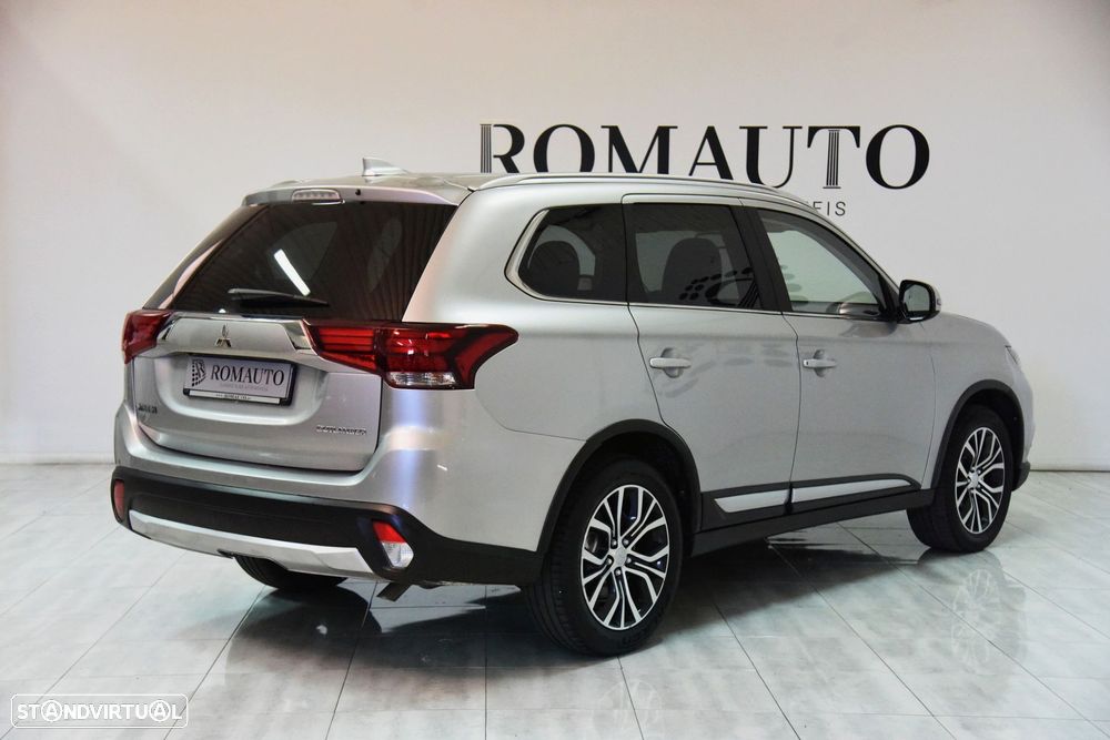 Mitsubishi Outlander 2.2 DI-D Intense - 7