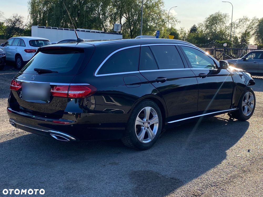 Mercedes-Benz Klasa E 220 d T 9G-TRONIC - 12