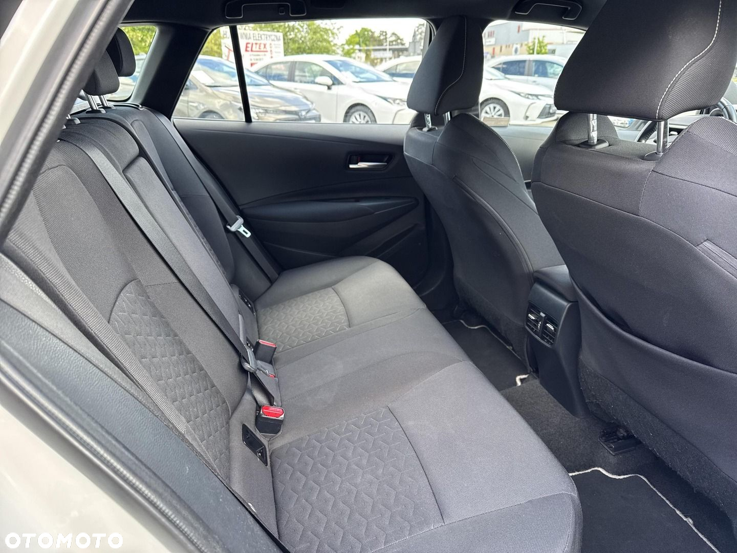 Toyota Corolla - 10