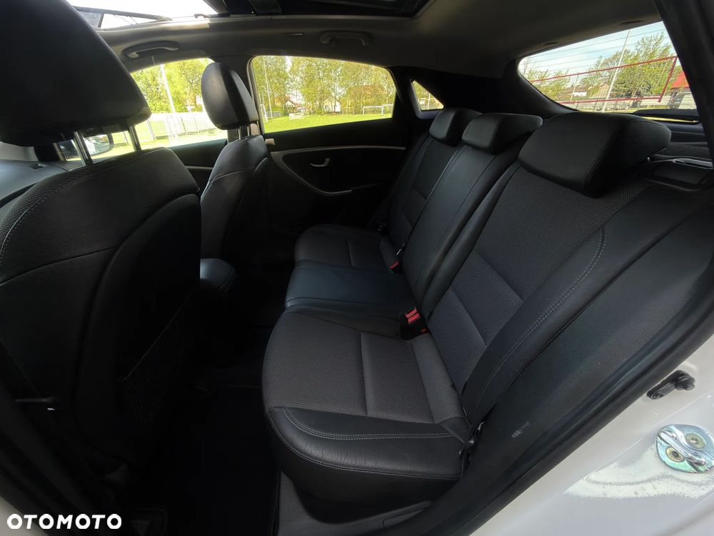 Hyundai i30 1.6 GDI Premium - 10