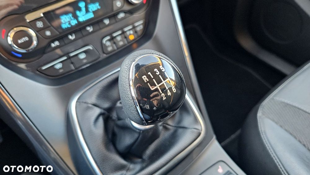 Ford Kuga 1.6 EcoBoost 2x4 Individual - 17