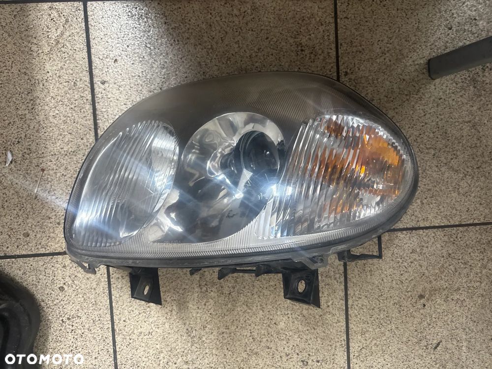 LAMPA PRZEDNIA PRAWA LEWA RENAULT CLIO 2 2000R - 1