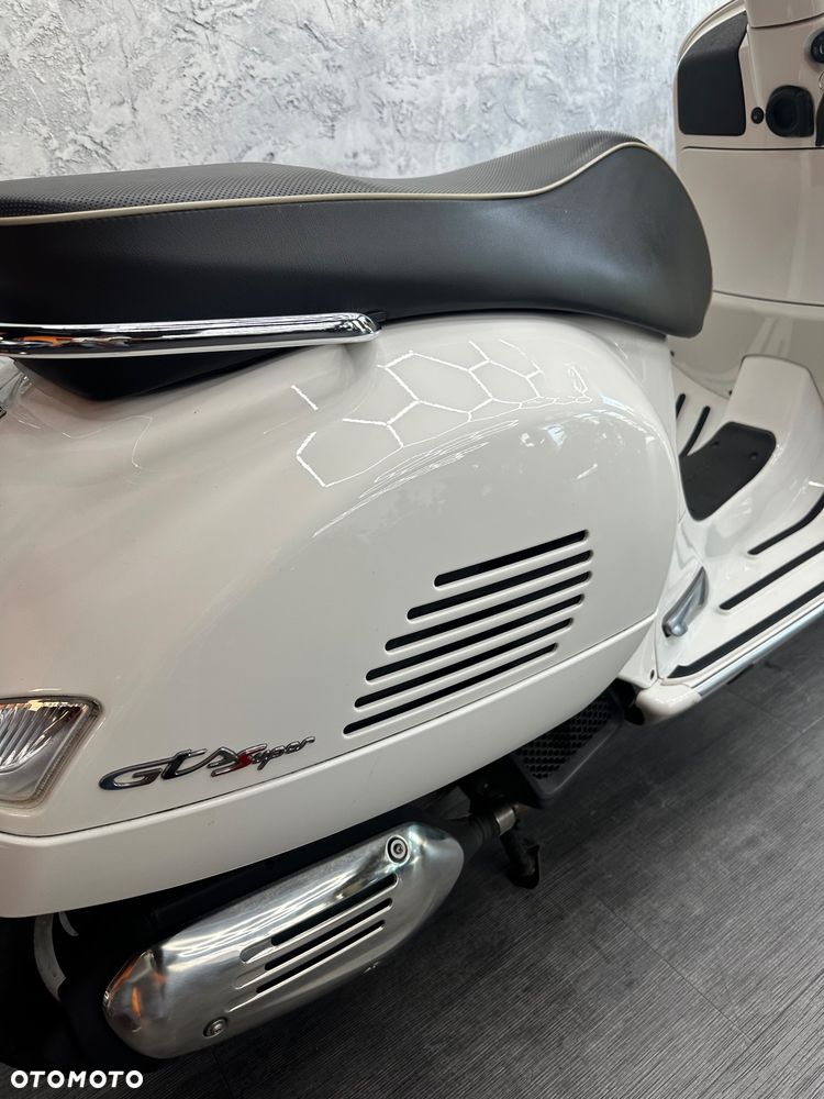 Vespa GTS - 15