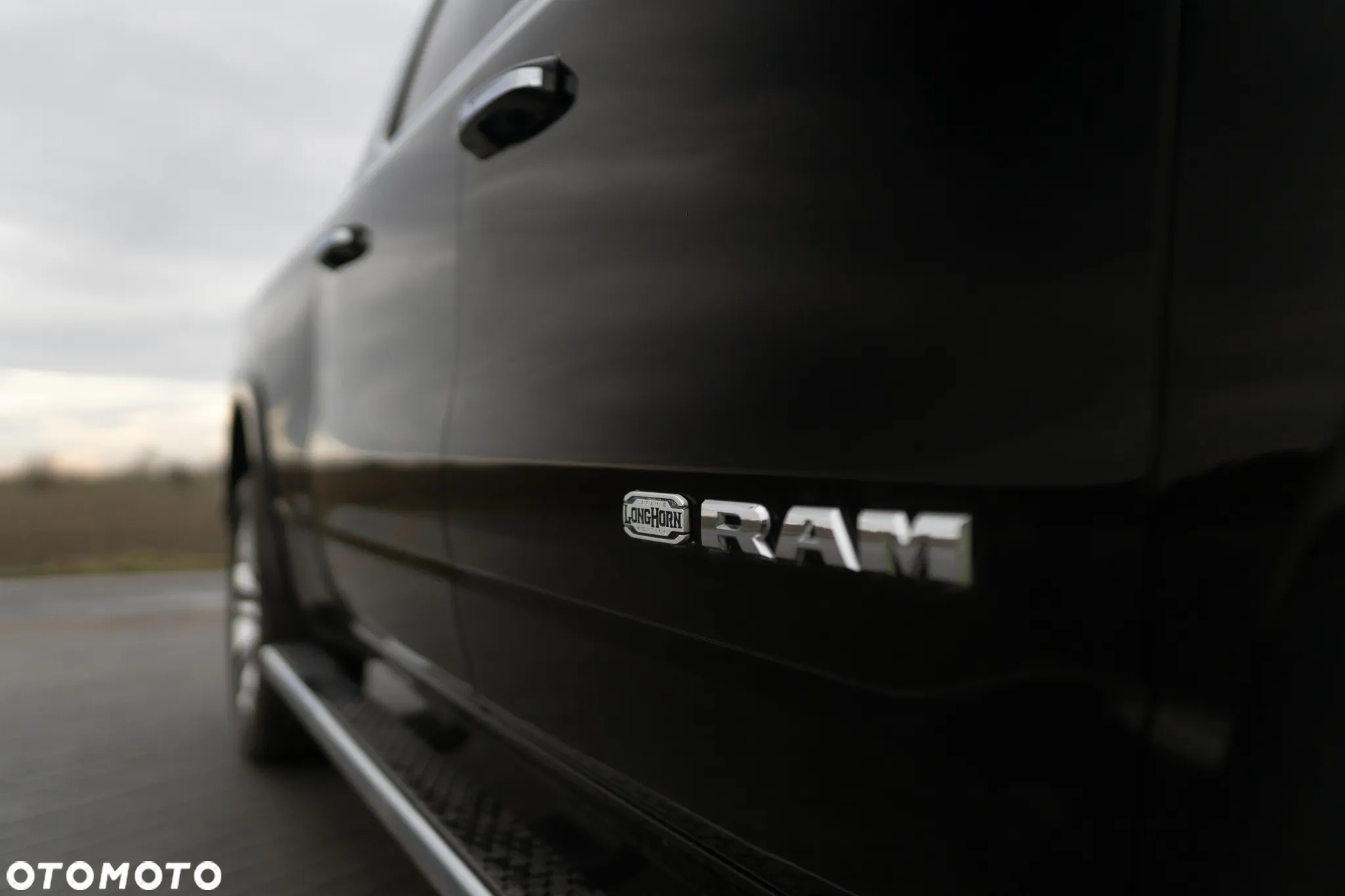 RAM 1500 5.7 Crew Cab Longbed Longhorn Chrome - 31