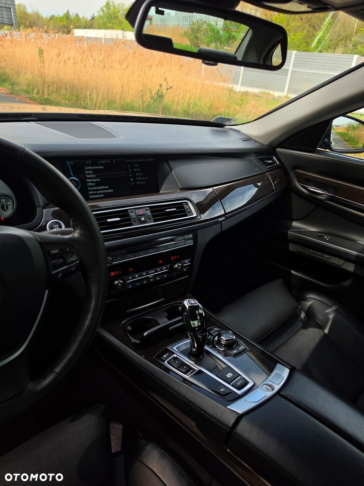 BMW Seria 7 730d Blue Performance - 10
