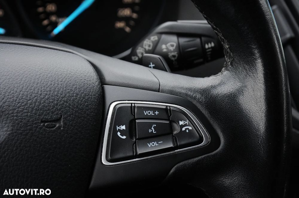Ford Kuga 2.0 TDCi 4WD Powershift ST-Line - 16