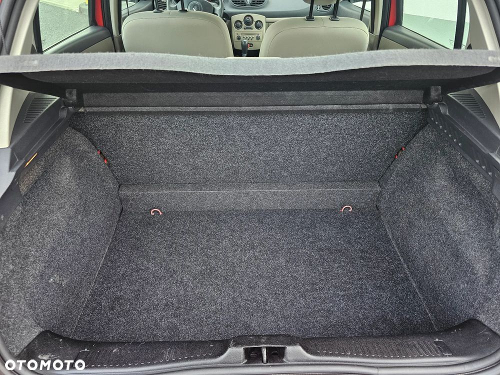Renault Clio - 18