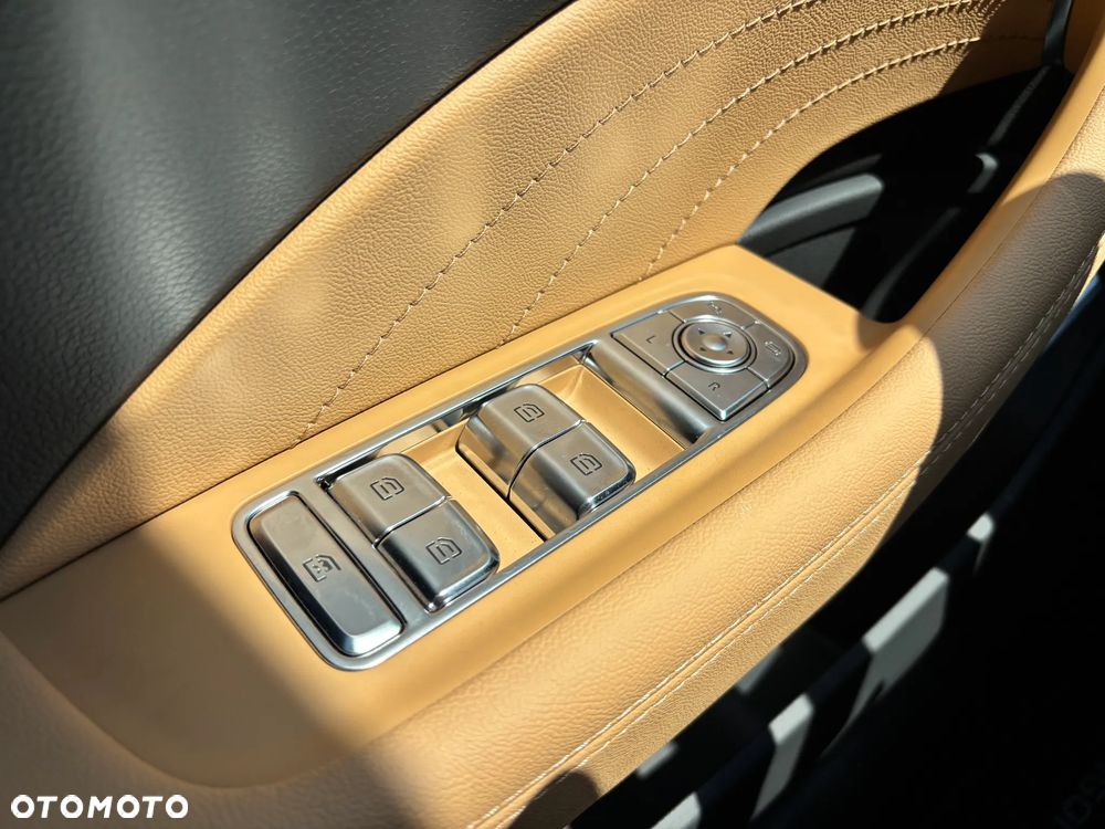 Hongqi H5 2.0T Comfort - 18