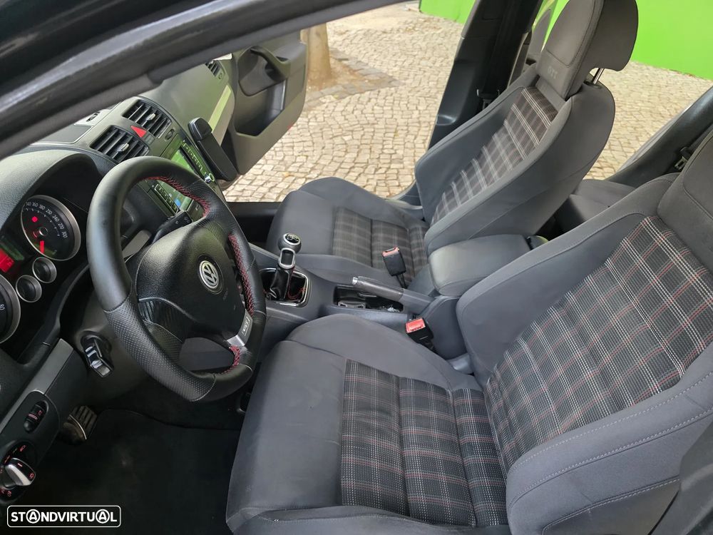 VW Golf - 9