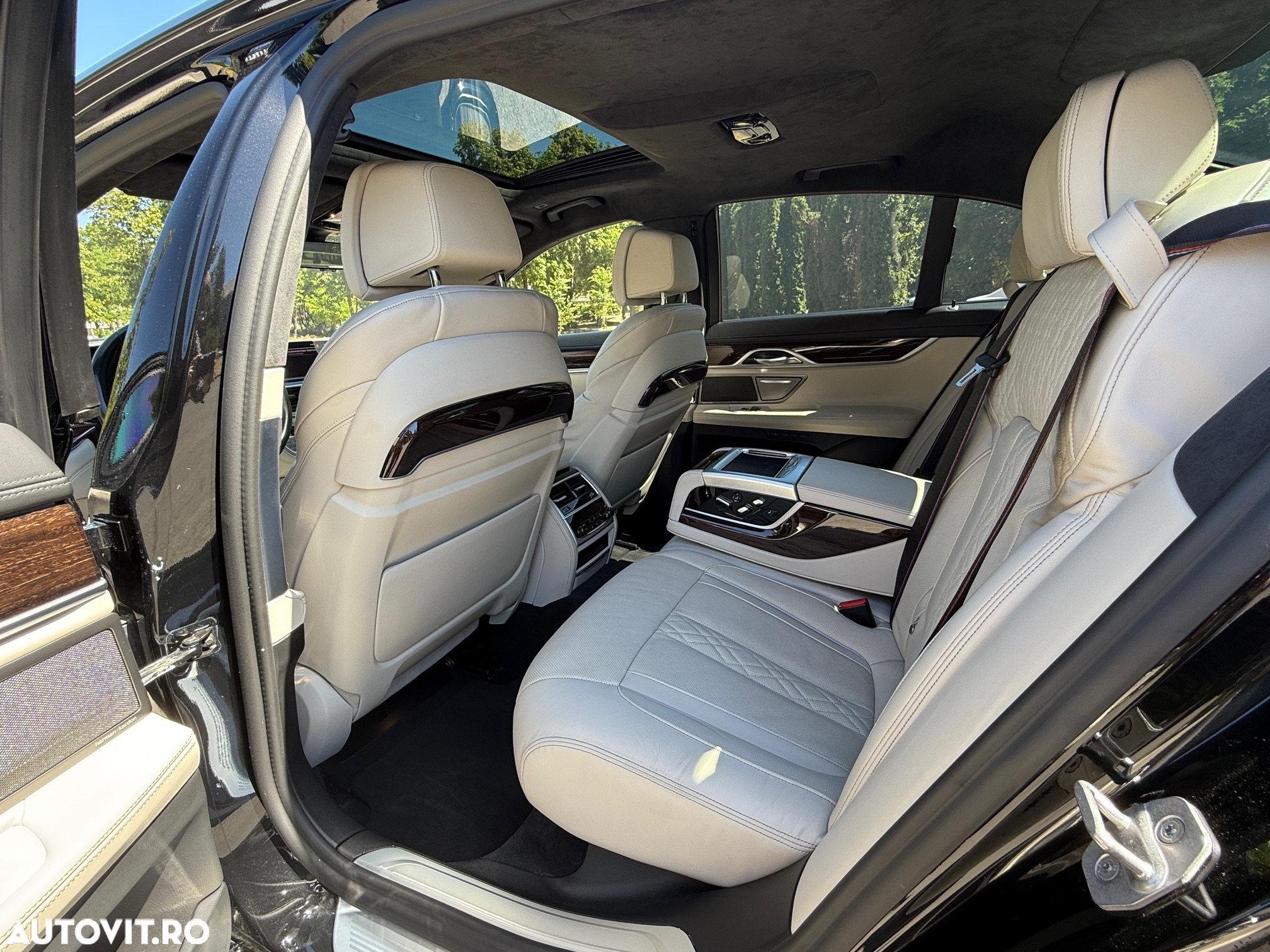 BMW Seria 7 750Li xDrive - 22
