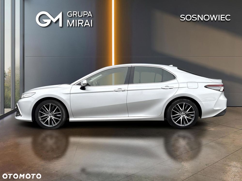 Toyota Camry 2022 photo 2