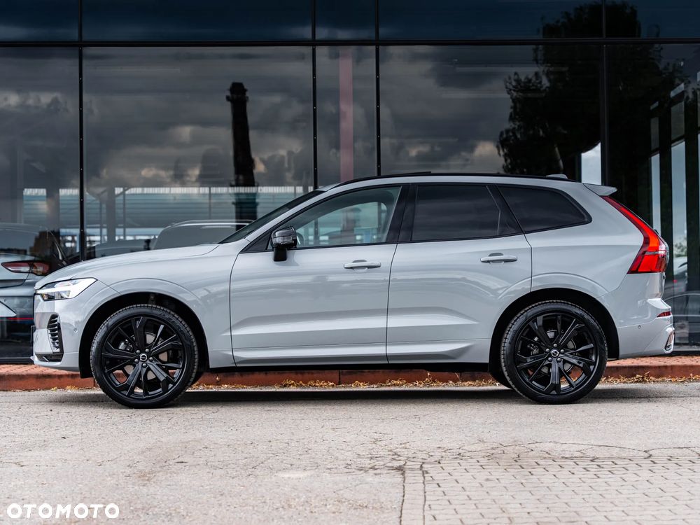 Volvo XC 60 B5 B AWD Plus Dark - 17