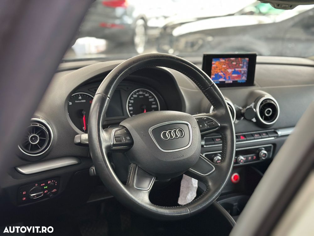 Audi A3 Sportback 1.6 TDI S-tronic Attraction - 18