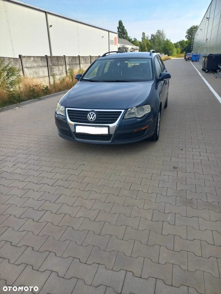 Volkswagen Passat - 2