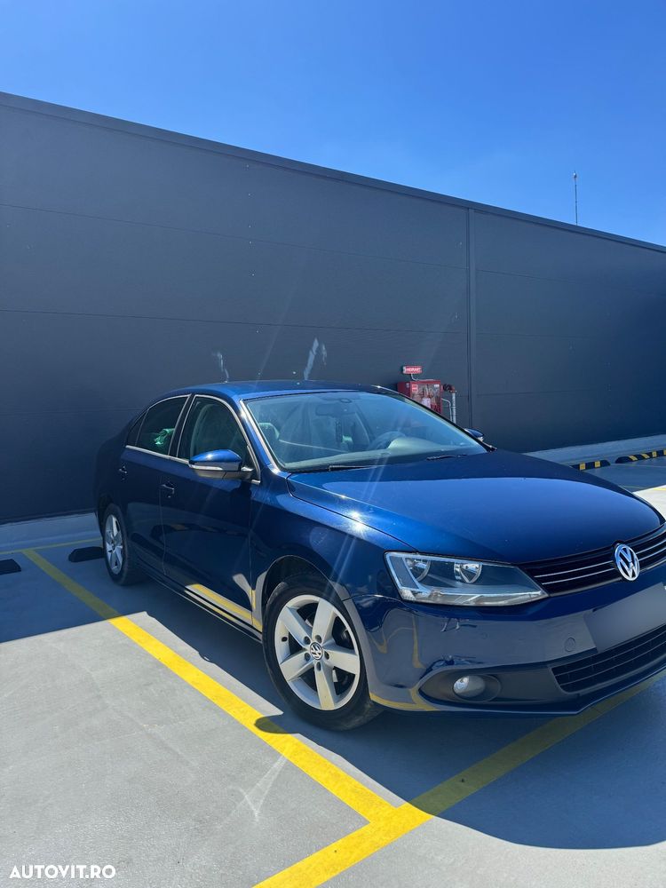 Volkswagen Jetta 1.2 TSI Comfortline - 1