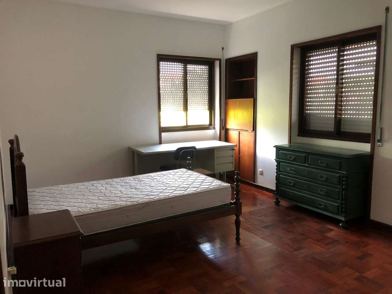 Quarto Para Rapaz - Estudante Universitário - Grande imagem: 3/9