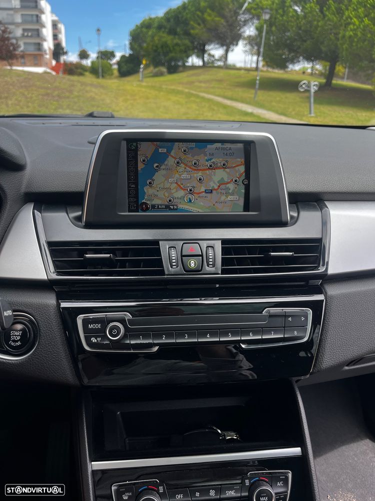 BMW 216 Active Tourer d Luxury Line - 14