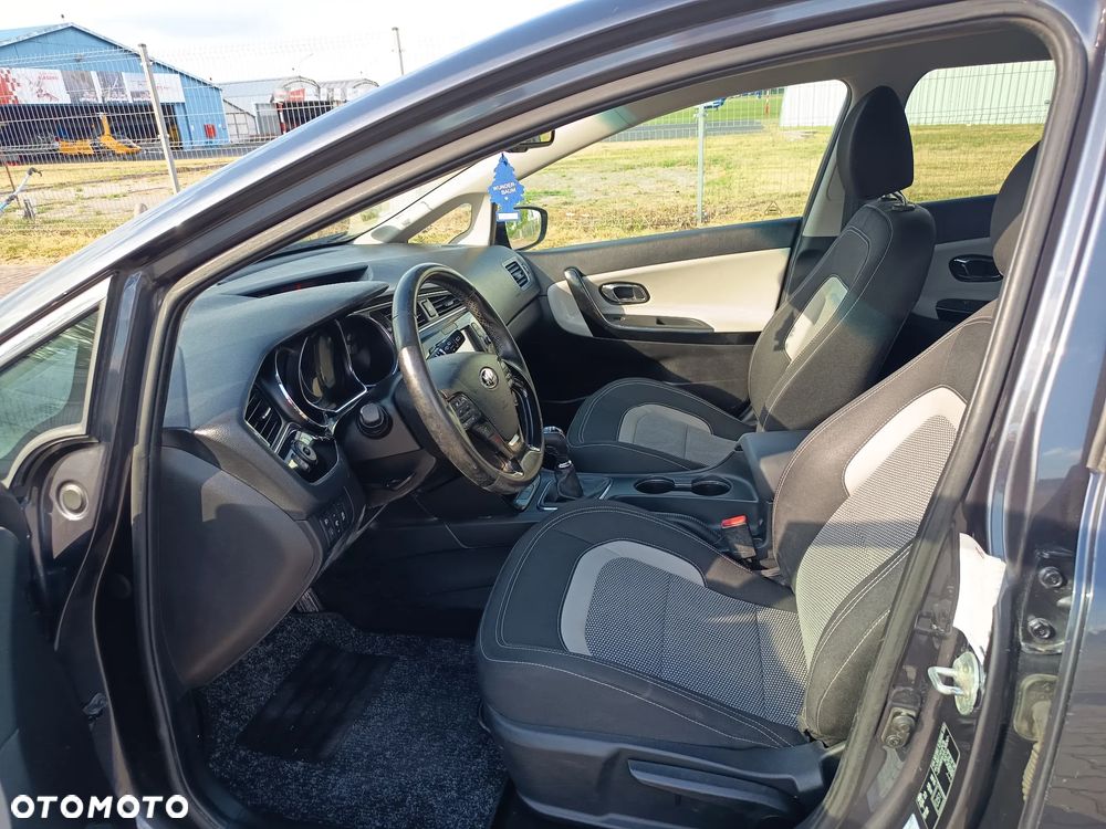 Kia Ceed - 10