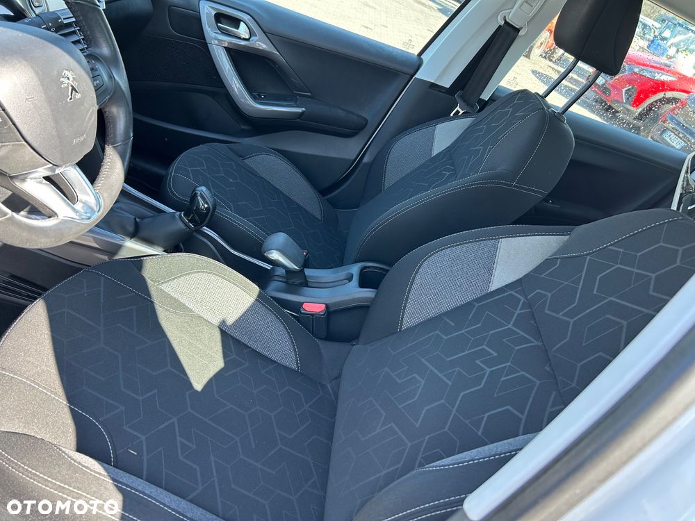 Peugeot 2008 - 11