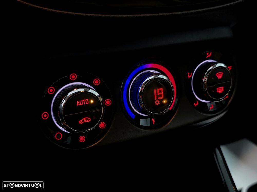Opel Adam 1.0 T Rocks - 36