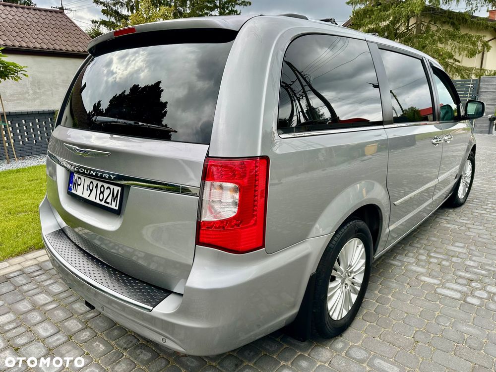 Chrysler Town & Country 3.6 Limited - 6