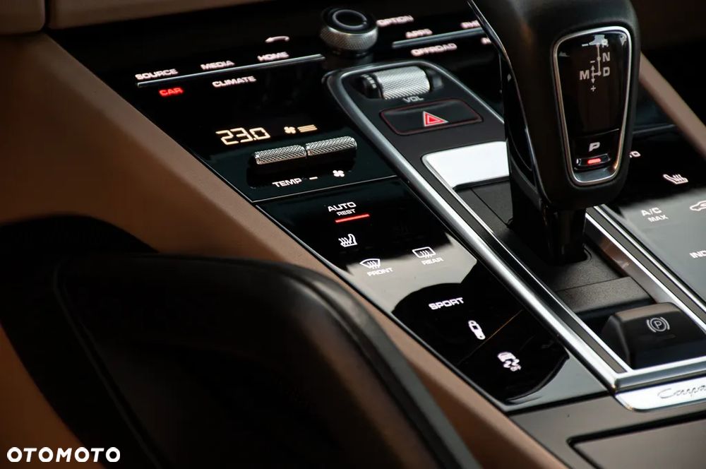 Porsche Cayenne - 32