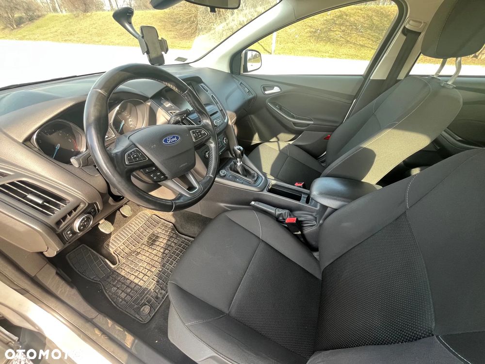 Ford Focus 1.6 TDCi DPF Trend - 8